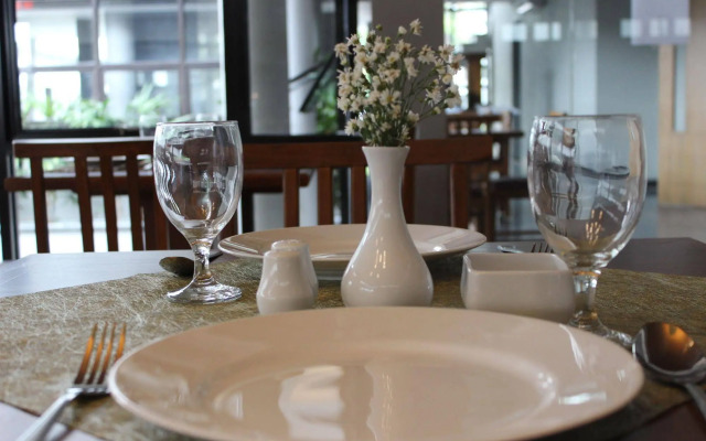 Grand Laguna Hotel & Villa