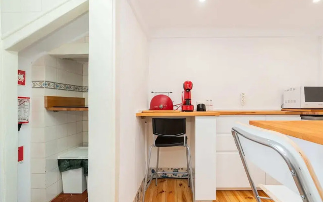 Attic Apartment With Balcony in Bairro Alto