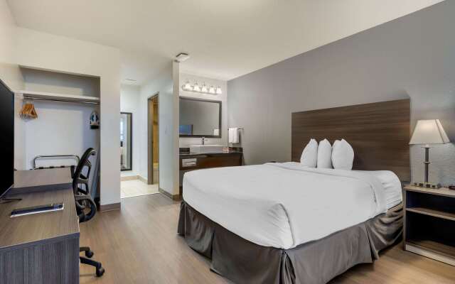 Super 8 by Wyndham Macleod Trail Calgary