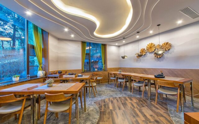 Floral Hotel Yun Shui Snow Mountain