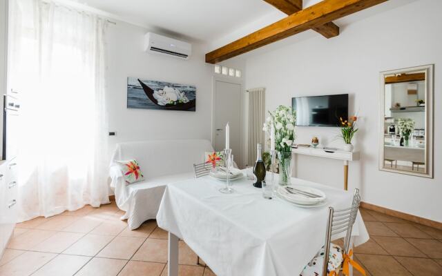 Florence Liona Apartments