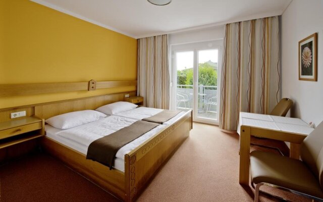 Hotel PANNONIA