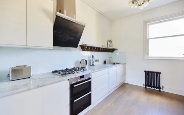 Stylish 3Br Home With Private Patio In Maida Vale