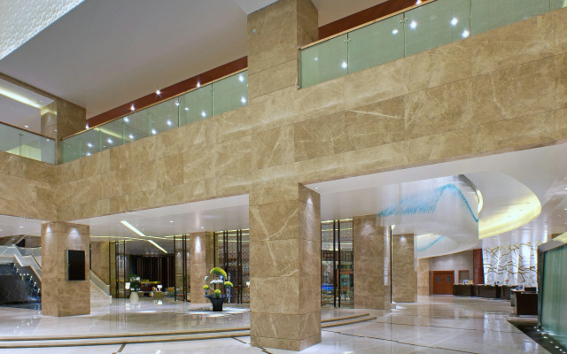 Sheraton Grand Bangalore Hotel at Brigade Gateway