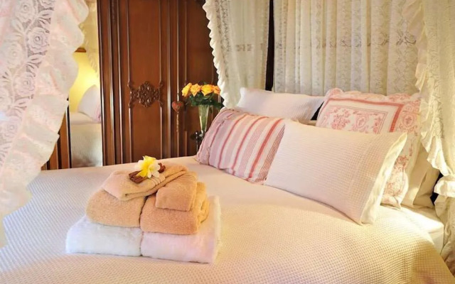 Mary Cards Coach House