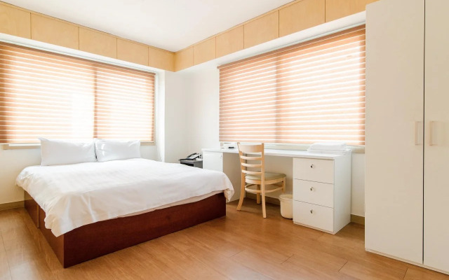 Blooming House Residence