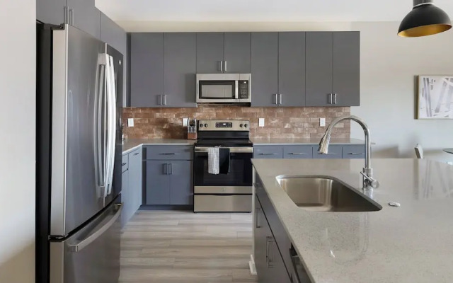 Landing Phoenix Warehouse District