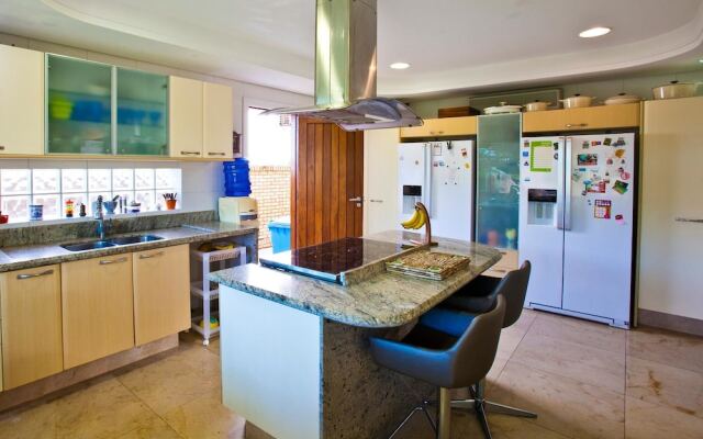 FL004 5 Bedroom Villa By Senstay