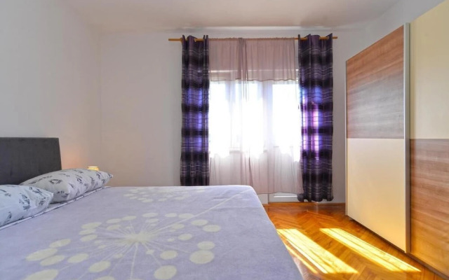 Spacious Flat With Pool Just 300m From the Beach