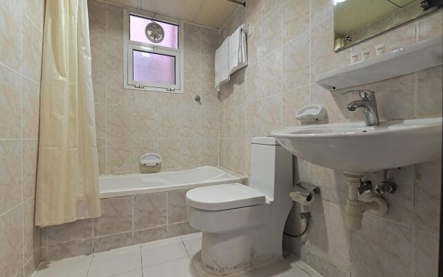 OYO 117 Majestic Hotel