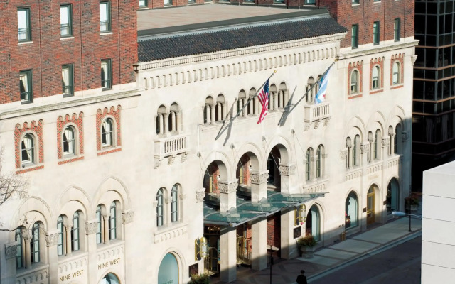 Warwick Allerton - Chicago