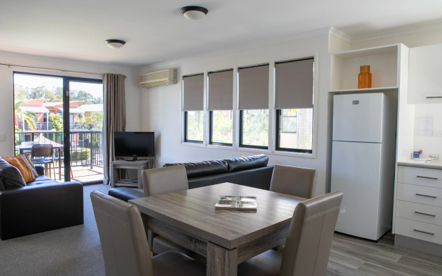 Noosa Lakes Resort