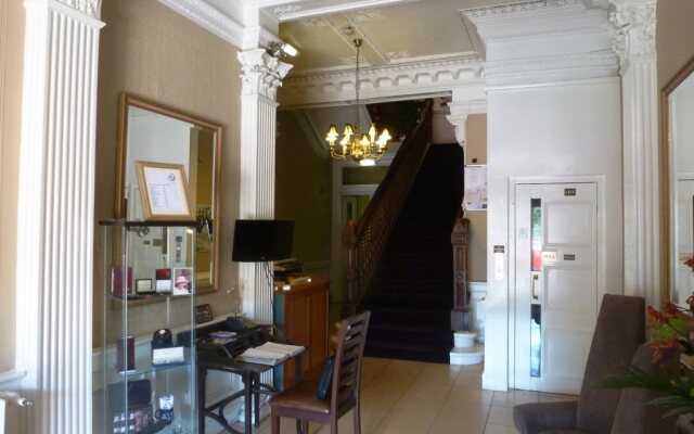 100 Princes Street