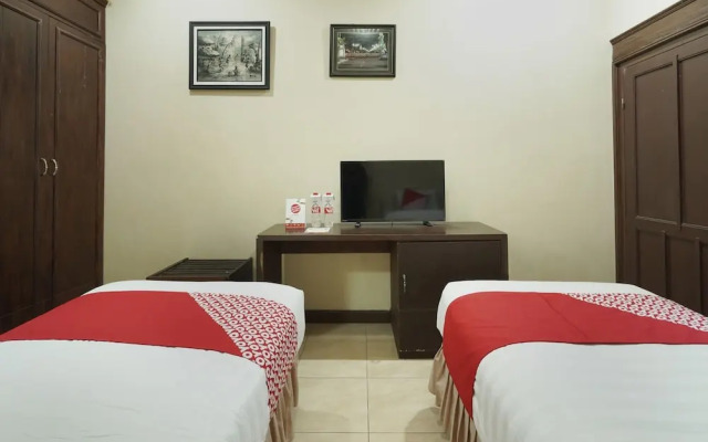 OYO 804 Ndalem Maharani Guest House