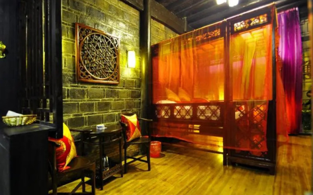 Fenghuang Qingke Guzhen Hotel