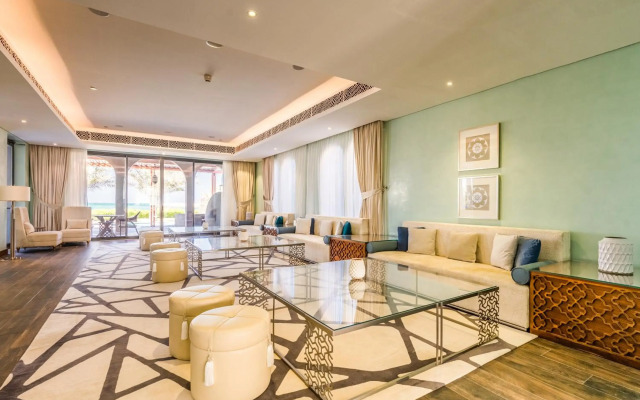 Royal Saray Resort