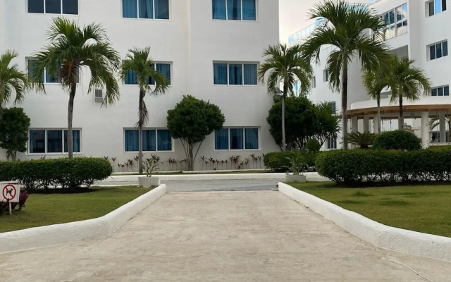 Penthouse With Rooftop and Pool & Beach Access