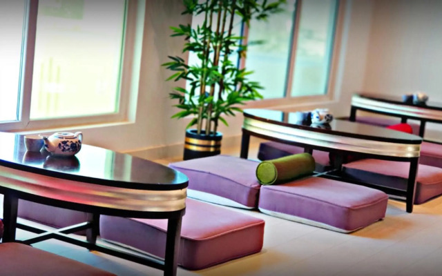 Al Hail Waves Hotel Managed By Centara