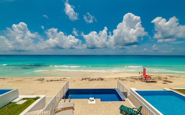 Private pool in beach front Villa