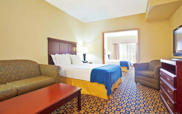 Holiday Inn Express & Suites Waukegan by IHG