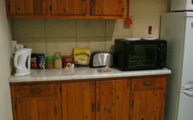 Terrylin Backpackers - Adults Only