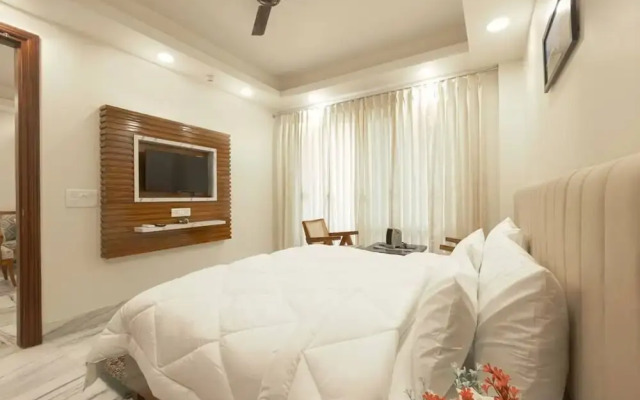 Modern City Service Apartment