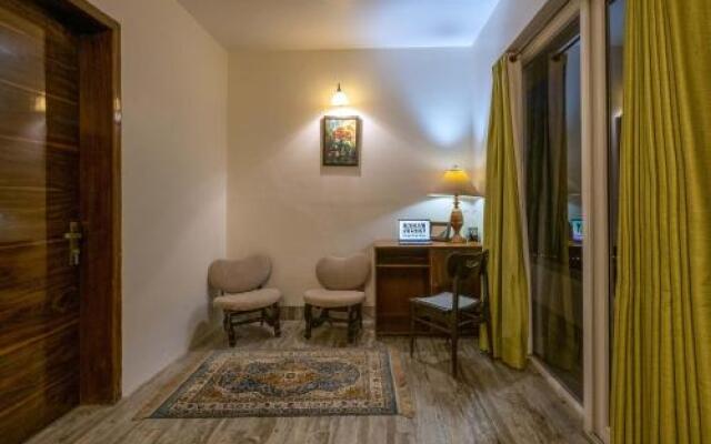 The Hideout by Vista Rooms
