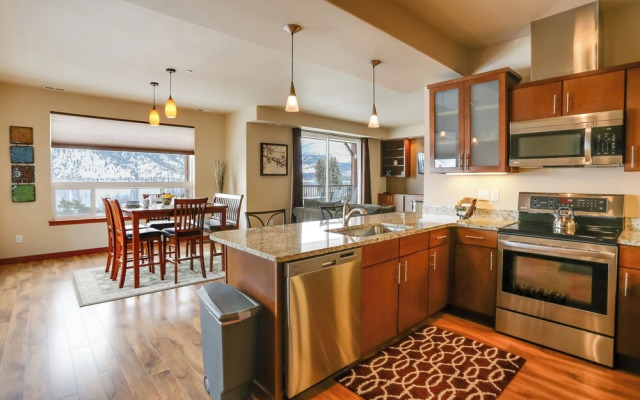 Alluring Manson Lakeside Condo w/ Shared Pool!