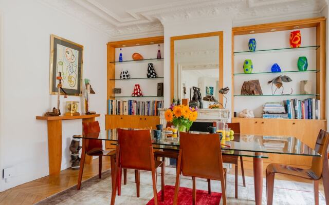 Paris Eugène Design Residence