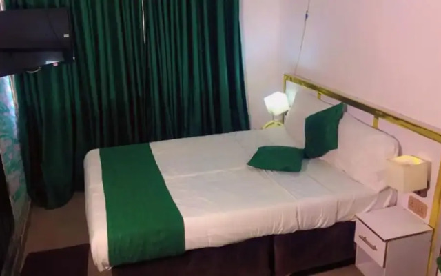 Autograph Apartment