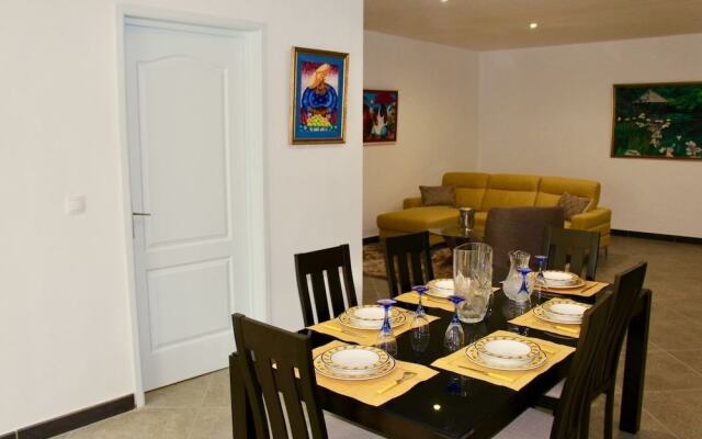 Guest House De Treichville