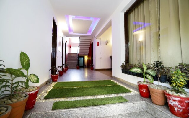 OYO Flagship Sector 31