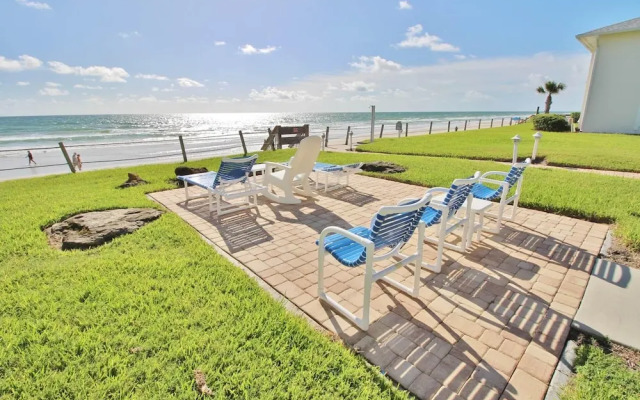 Colony Beach Club 147