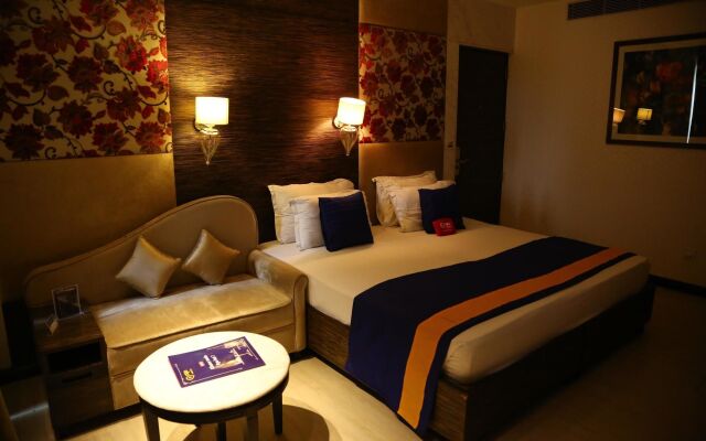 OYO 857 The First Hotel