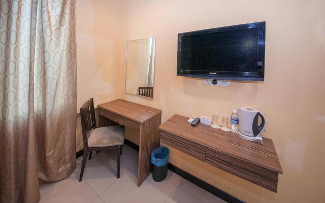 OYO Rooms Kampung Air Taxi Station