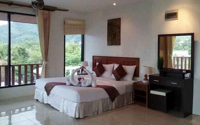 Baan Chayna Lounge Resort