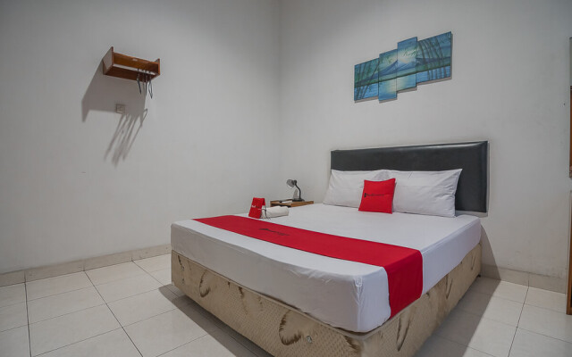 Reddoorz Near Setrasari Mall