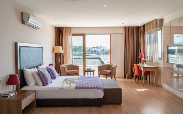 Ladies Beach Suit Otel