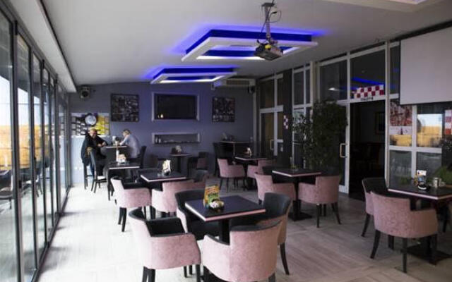 Hotel Millennium