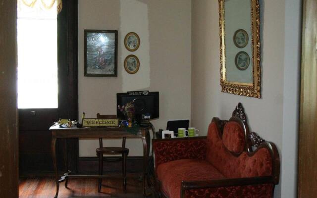 Main Street Bed & Breakfast Established in 1810