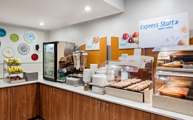 Cedar Tree Inn And Suites