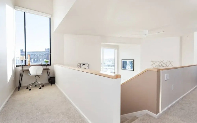 Upscale 3BR Penthouse by CozySuites