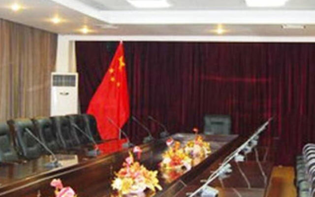 Wolong Shanshui Hotel - Qingdao