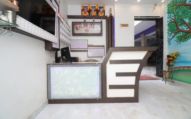 OYO 18682 Hotel Roshan
