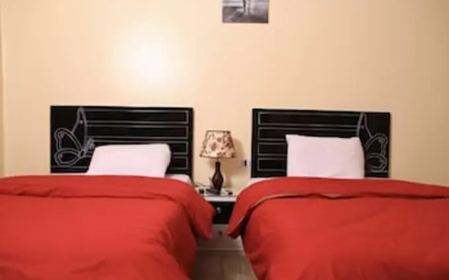 City pyramids inn