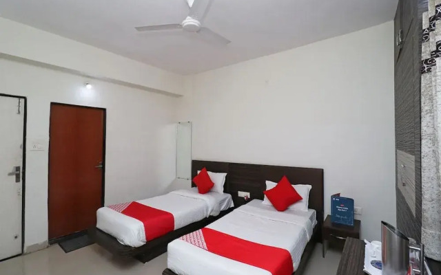 Oyo 6448 Hotel Smriti Grand