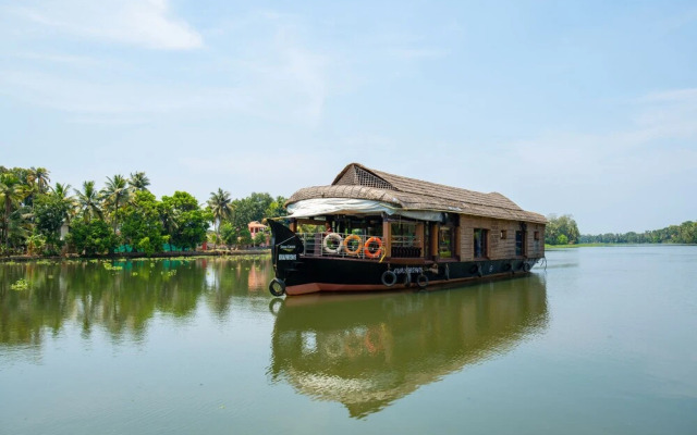 Oyo 22118 Houseboat Swan 2 Bhk Private