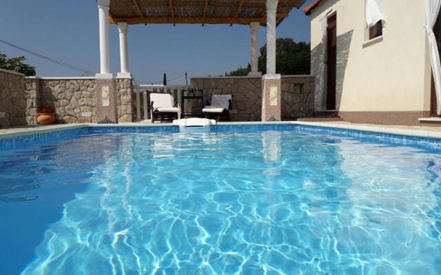 Holiday Home Lazuština Paradise