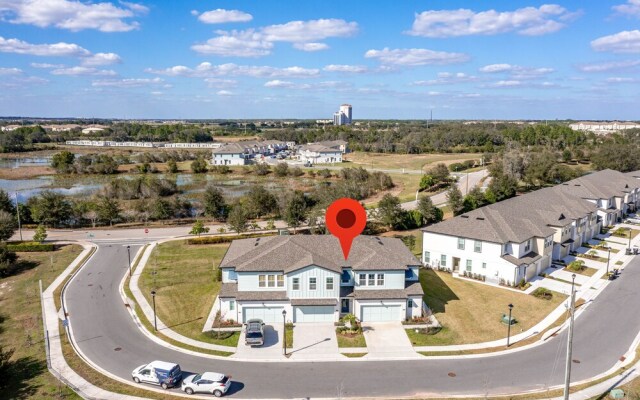 608fr 3 Bedroom Townhouse by Redawning