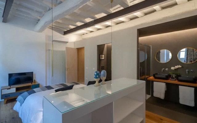 Santo Spirito Exclusive